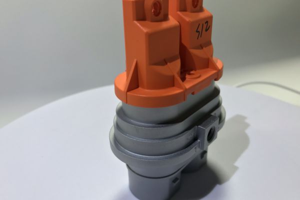 汽車類高壓接插件胚體3